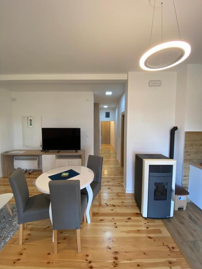 Turisticki Apartmani “Kraljeva Stolica” Žabljak Εξωτερικό φωτογραφία
